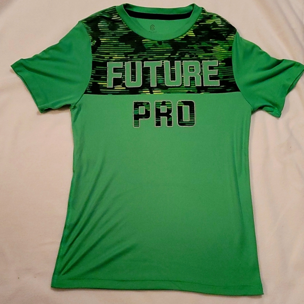 Tee shirt